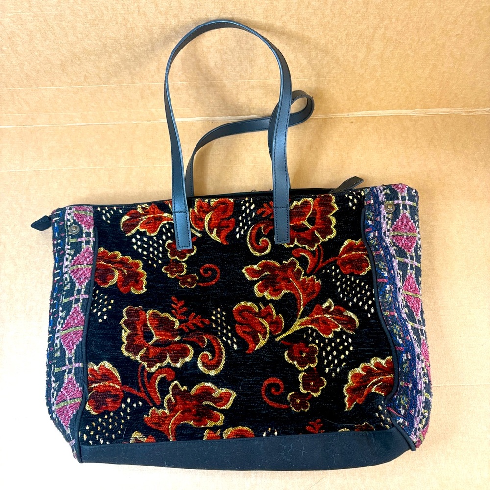 CARPISA Italy Purse Handbag Tapestry Woven Tassel Shoulder Bag